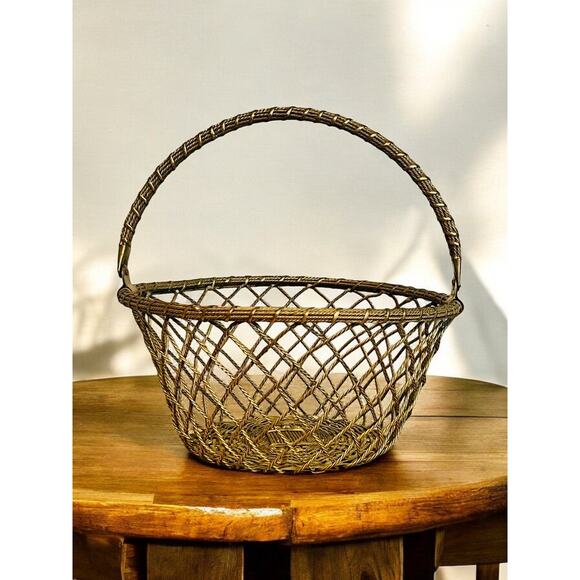 Vintage Brass Wire Basket-Hand Woven Metal-Mid Century Farmhouse Decor MCM - Picture 4 of 7